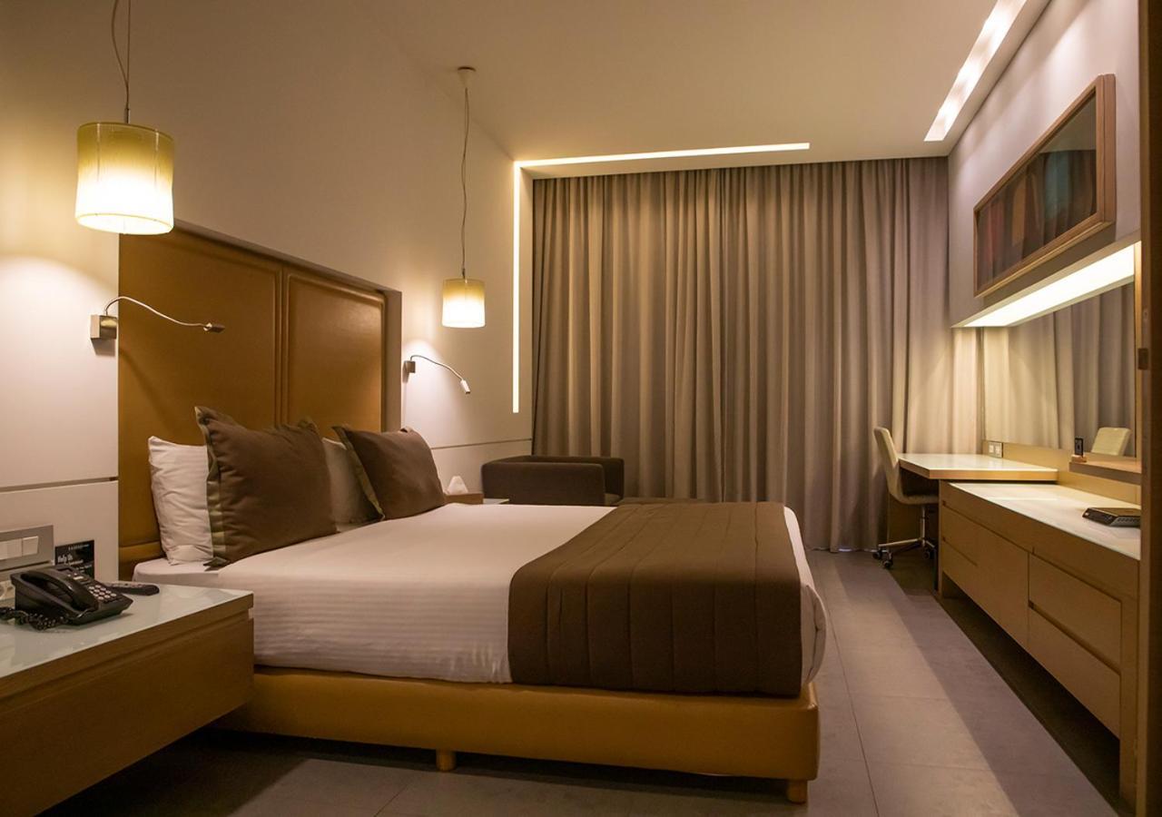 Saifi Suites Hotel Bejrut Zewnętrze zdjęcie